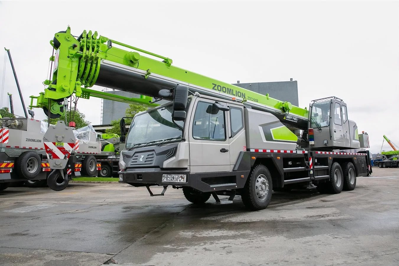 Rental Mobile Crane Banua Rent
